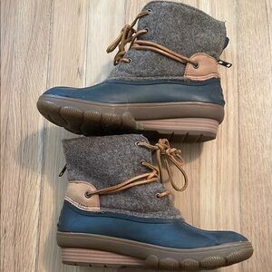 Sperry Two-Tone Winter Boots